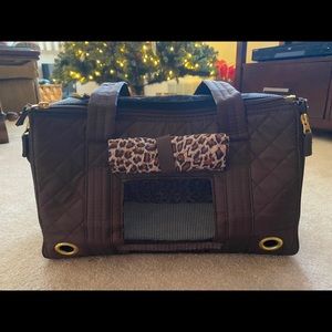 New small pet carrier brown quilted leopard 6 lb